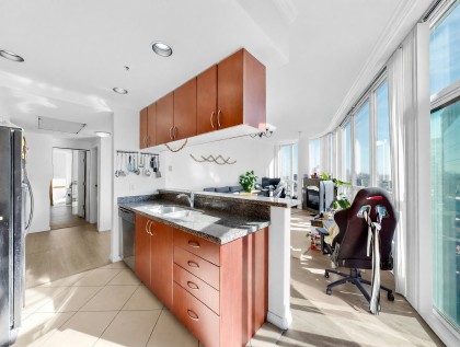 Photo 9 at 3803 - 1111 W Pender Street, Coal Harbour, Vancouver West