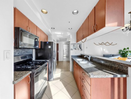 Photo 10 at 3803 - 1111 W Pender Street, Coal Harbour, Vancouver West