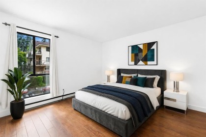 Photo 5 at 104 - 2181 Panorama Drive, Deep Cove, North Vancouver