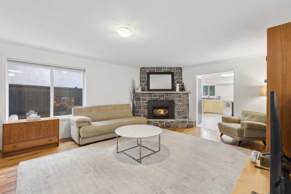Photo 3 at 331 E 24th Street, Central Lonsdale, North Vancouver