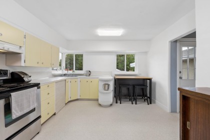 Photo 11 at 331 E 24th Street, Central Lonsdale, North Vancouver