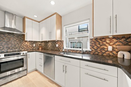 Photo 13 at 2240 York Avenue, Kitsilano, Vancouver West
