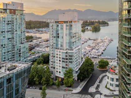 Photo 2 at 493 Broughton Street, Coal Harbour, Vancouver West