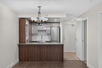 Photo 2 at 410 - 1088 Richards Street, Yaletown, Vancouver West