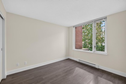 Photo 17 at 410 - 1088 Richards Street, Yaletown, Vancouver West