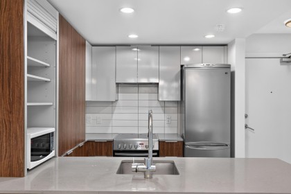 Photo 5 at 410 - 1088 Richards Street, Yaletown, Vancouver West