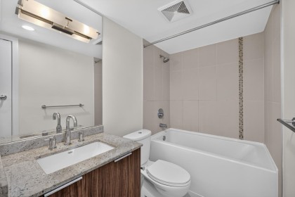 Photo 20 at 410 - 1088 Richards Street, Yaletown, Vancouver West