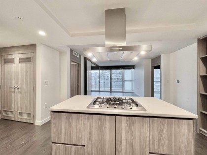 Photo 10 at 909 - 1768 Cook Street, False Creek, Vancouver West