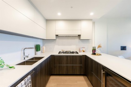 Photo 9 at 403 - 2105 W 46th Avenue, Kerrisdale, Vancouver West
