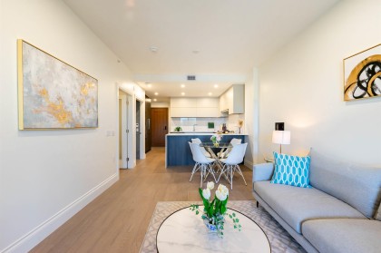 Photo 4 at 403 - 2105 W 46th Avenue, Kerrisdale, Vancouver West